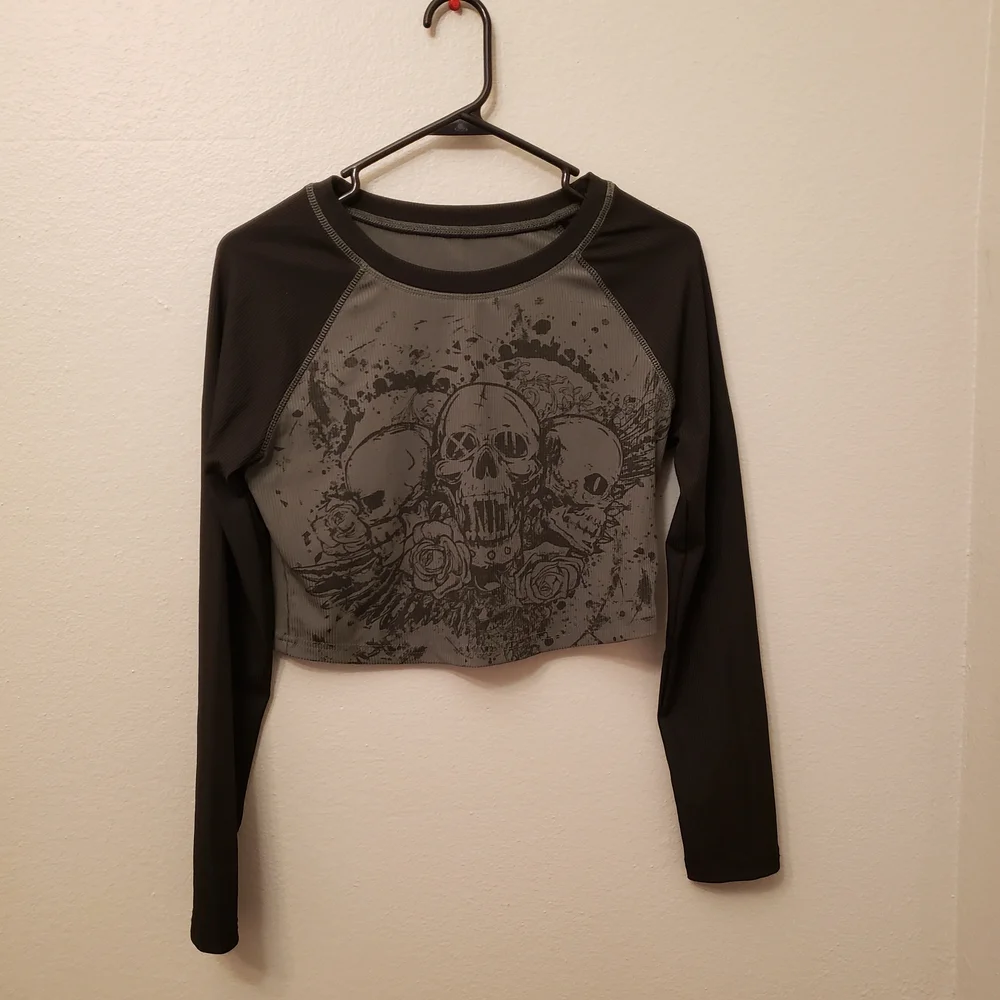 Women's Black and Olive Skull Print Crop Top - Picture 1 of 5